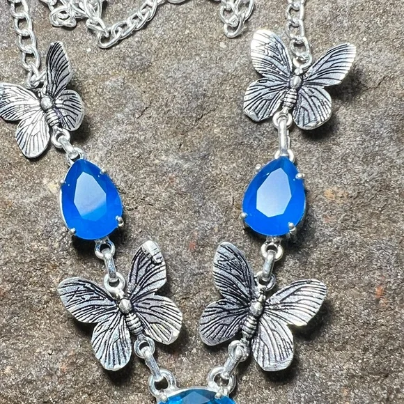 Blue chalcedony & topaz butterfly necklace - Picture 3 of 8
